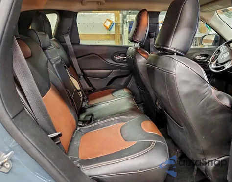 2015 Jeep Cherokee Trailhawk z USA, uszkodzony, nr VIN 1C4PJMBS7FW699263